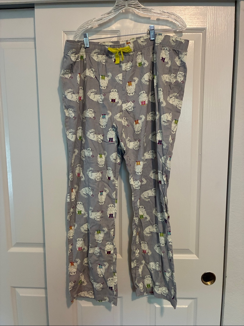 Old Navy Gray Pajamas With Persian Cat Pattern Pajama Pants with Lime Drawstring